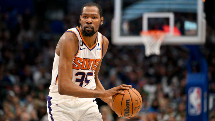 Phoenix Suns forward Kevin Durant in action during the game between the Dallas Mavericks and the Phoenix Suns.